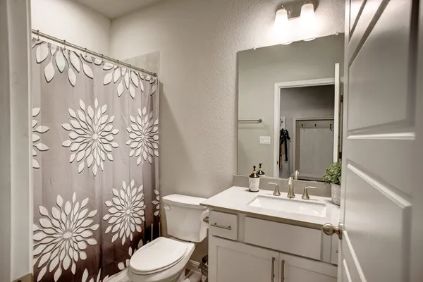 $2,550 | 210 Cold Spg Loop, Unit 1, Bastrop, TX 78602