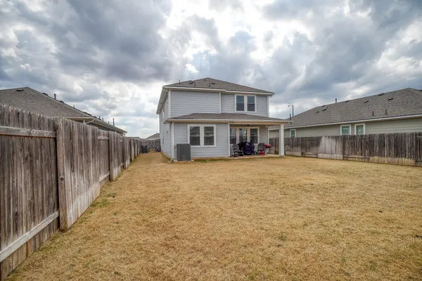 $2,550 | 210 Cold Spg Loop, Unit 1, Bastrop, TX 78602