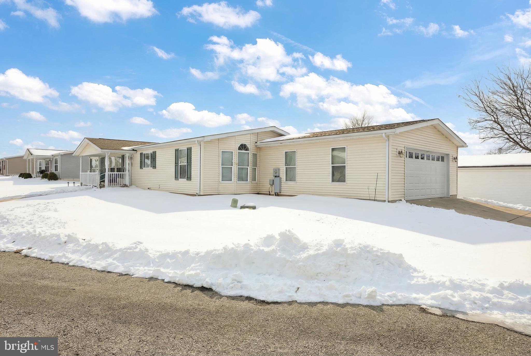 267 Runaway Road Abbottstown, PA 17301 - Photo 3 of 38 a house view with a outdoor space