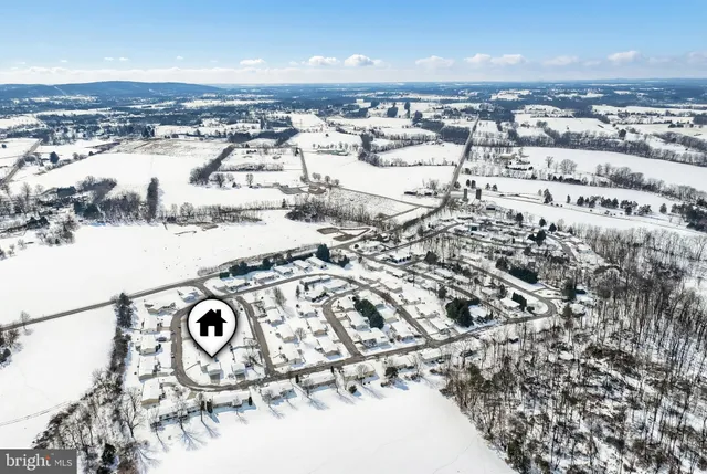 $179,900 | 267 Runaway Road, Abbottstown, PA 17301