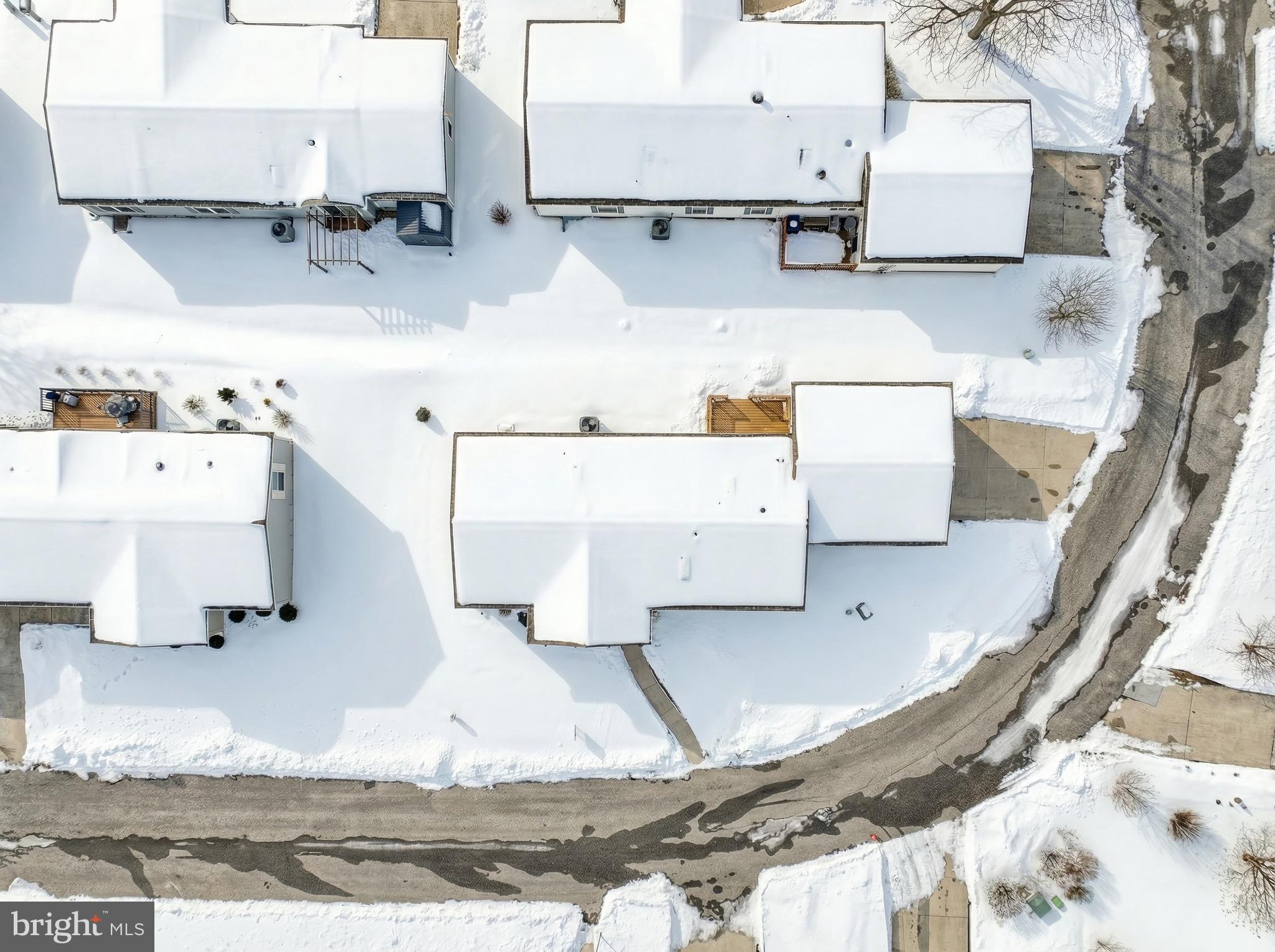 267 Runaway Road Abbottstown, PA 17301 - Photo 5 of 38 a view of kitchen and sink