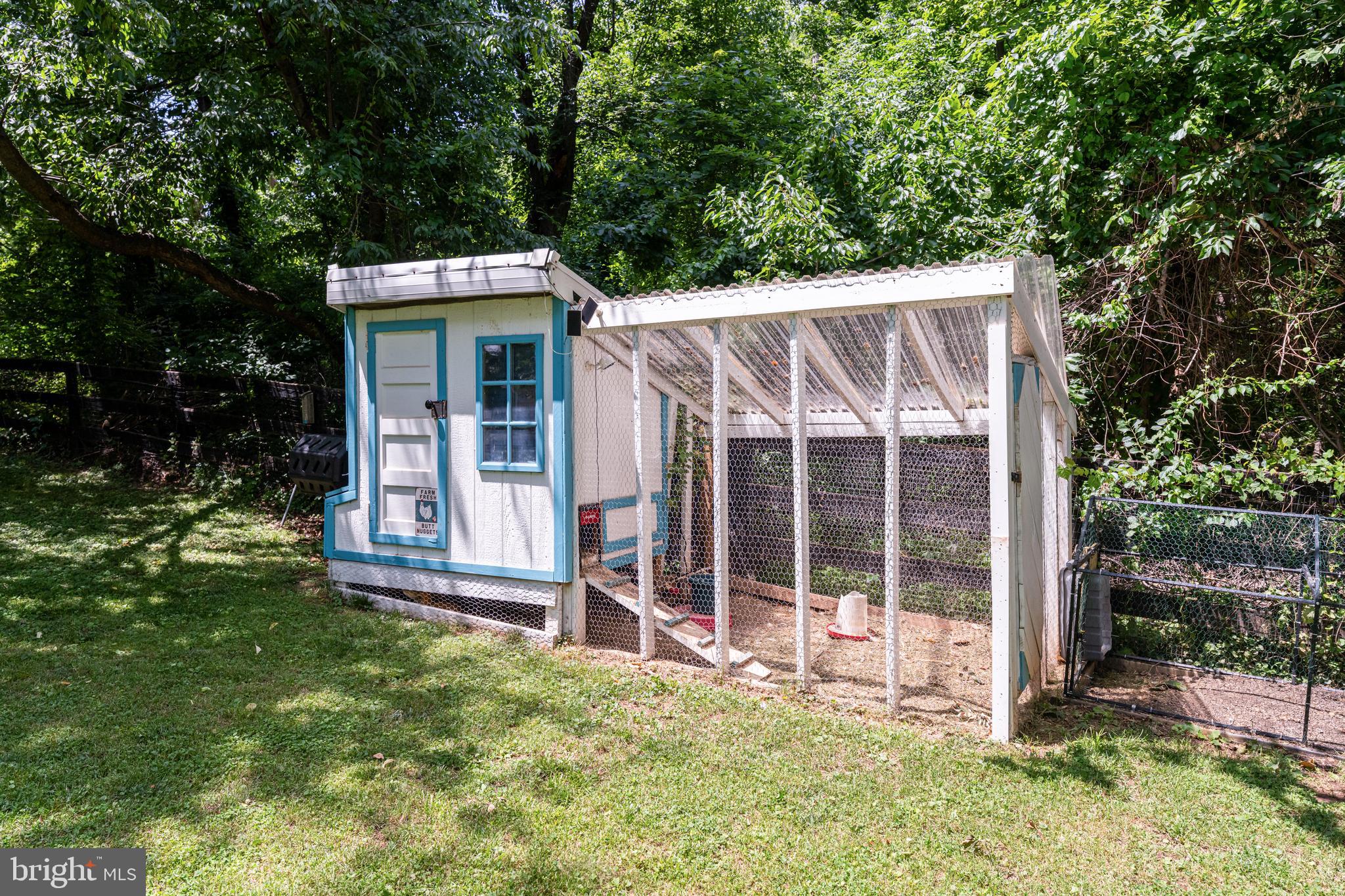 35094 Scotland Heights Road Round Hill, VA 20141 - Photo 34 of 41 Chicken cook (conveys)