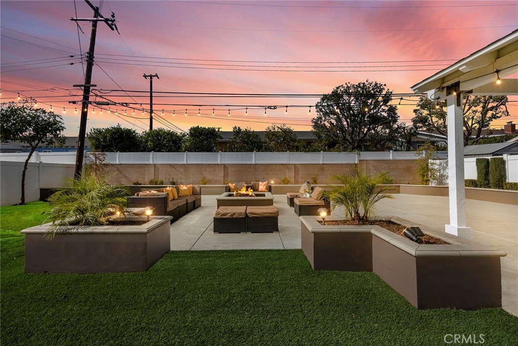 907 Chestnut Avenue Brea, CA 92821 - Photo 33 of 35 a view of a garden with couches in the patio