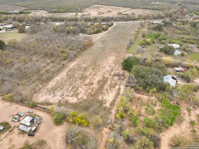 $149,500 | 671 County Road 671, Devine, TX 78016