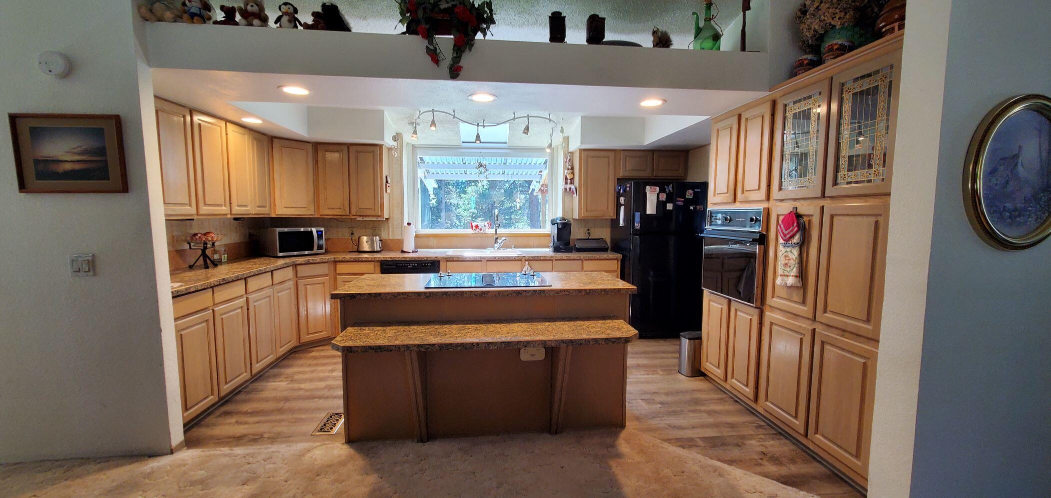 39209 9 Mile Road Chiloquin, OR 97624 - Photo 25 of 34 great kitchen