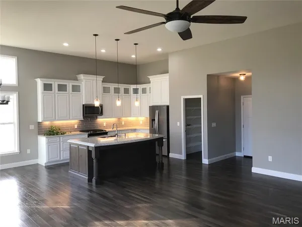 $629,900 | 1604 Sugar Creek Drive, Festus, MO 63028