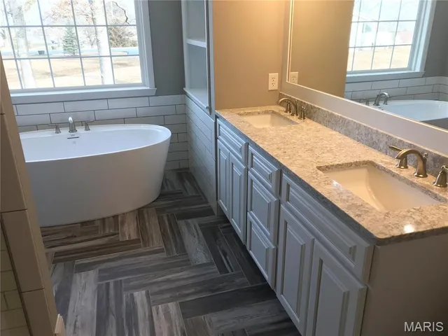 $629,900 | 1604 Sugar Creek Drive, Festus, MO 63028