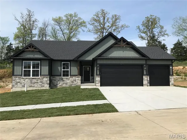 $629,900 | 1604 Sugar Creek Drive, Festus, MO 63028