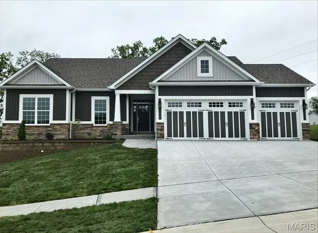 $629,900 | 1604 Sugar Creek Drive, Festus, MO 63028