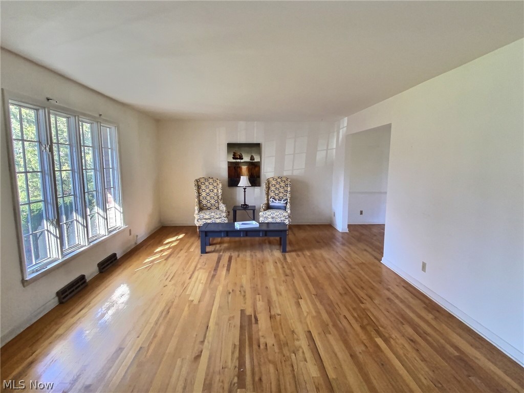 895 South Hametown Road Akron, OH 44321 - Photo 4 of 15