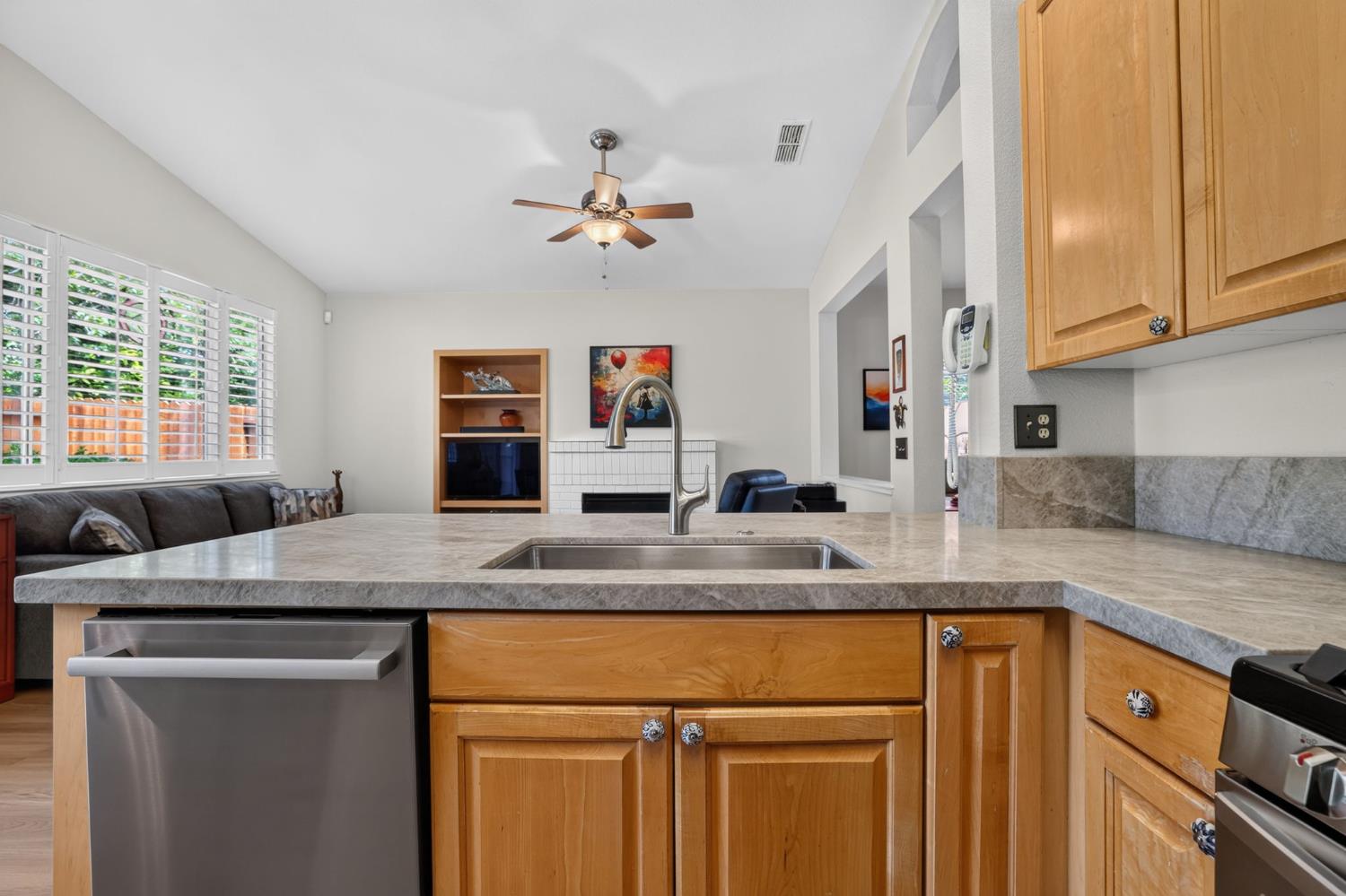 906 Rathbone Circle Folsom, CA 95630 - Photo 16 of 44