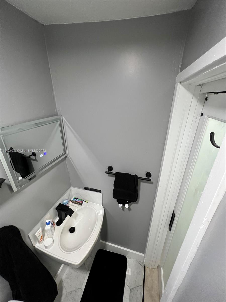 2223 Northwest 32nd Street Miami, FL 33142 - Photo 12 of 38