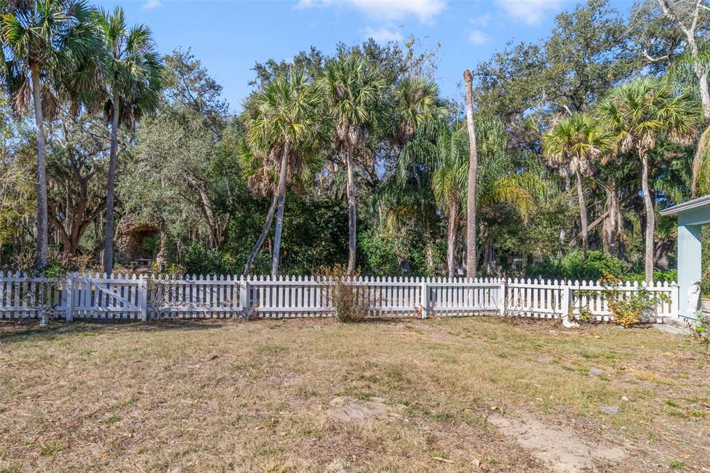 1239 St Anne Shrine Road Lake Wales, FL 33898 - Photo 17 of 27 a view of a fence