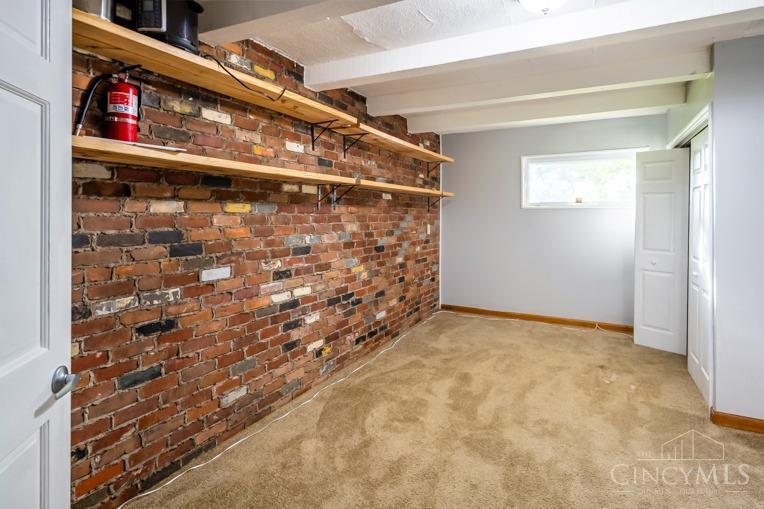 8282 Daly Road Cincinnati, OH 45231 - Photo 8 of 21