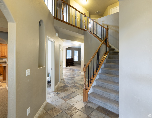 293 North 550 West Springville, UT 84663 - Photo 4 of 33 Spacious, open entryway