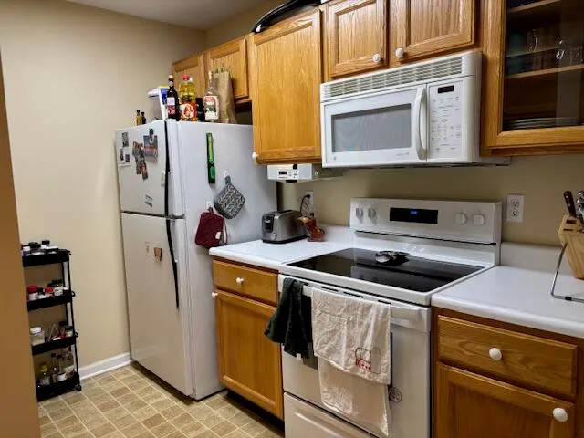 $1,950 | 4107 Inverness Street, Dexter, MI 48130