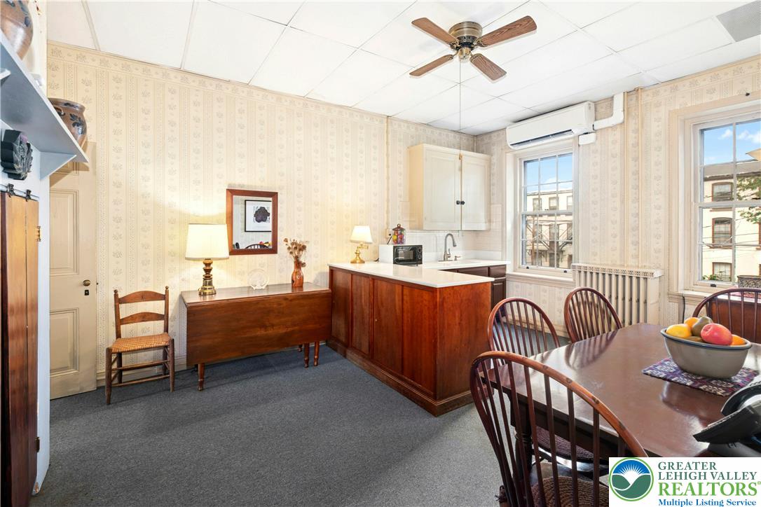 72 West Market Street Bethlehem, PA 18018 - Photo 20 of 36