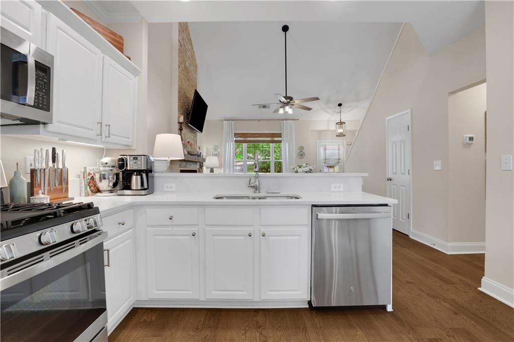90 Regency Road Roswell, GA 30022 - Photo 6 of 21 Gallery Image 6