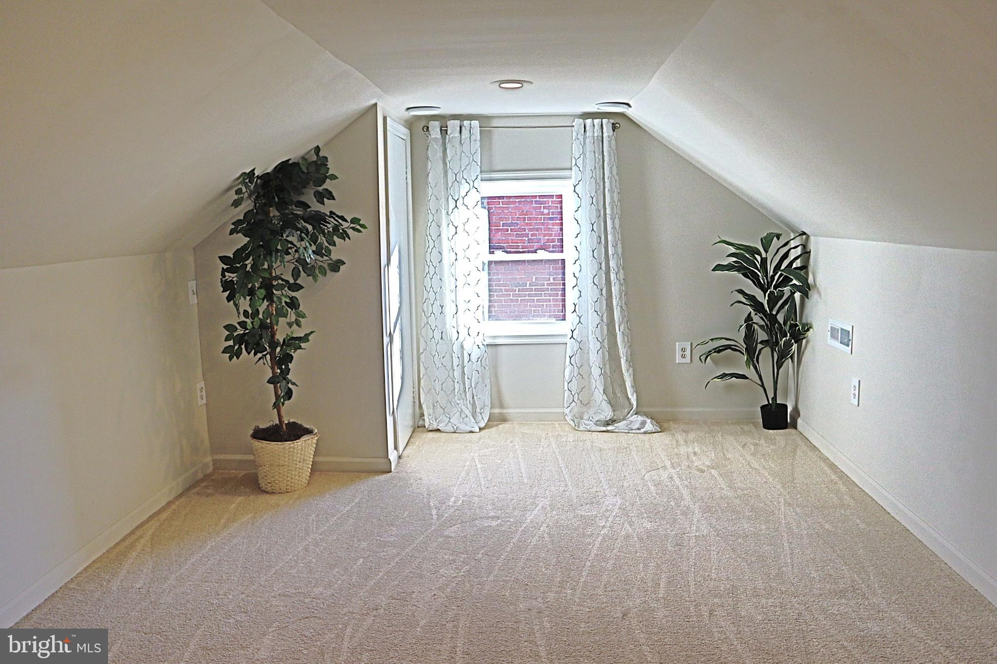 10110 Dallas Avenue Silver Spring, MD 20901 - Photo 30 of 40 Massive upper level bedroom