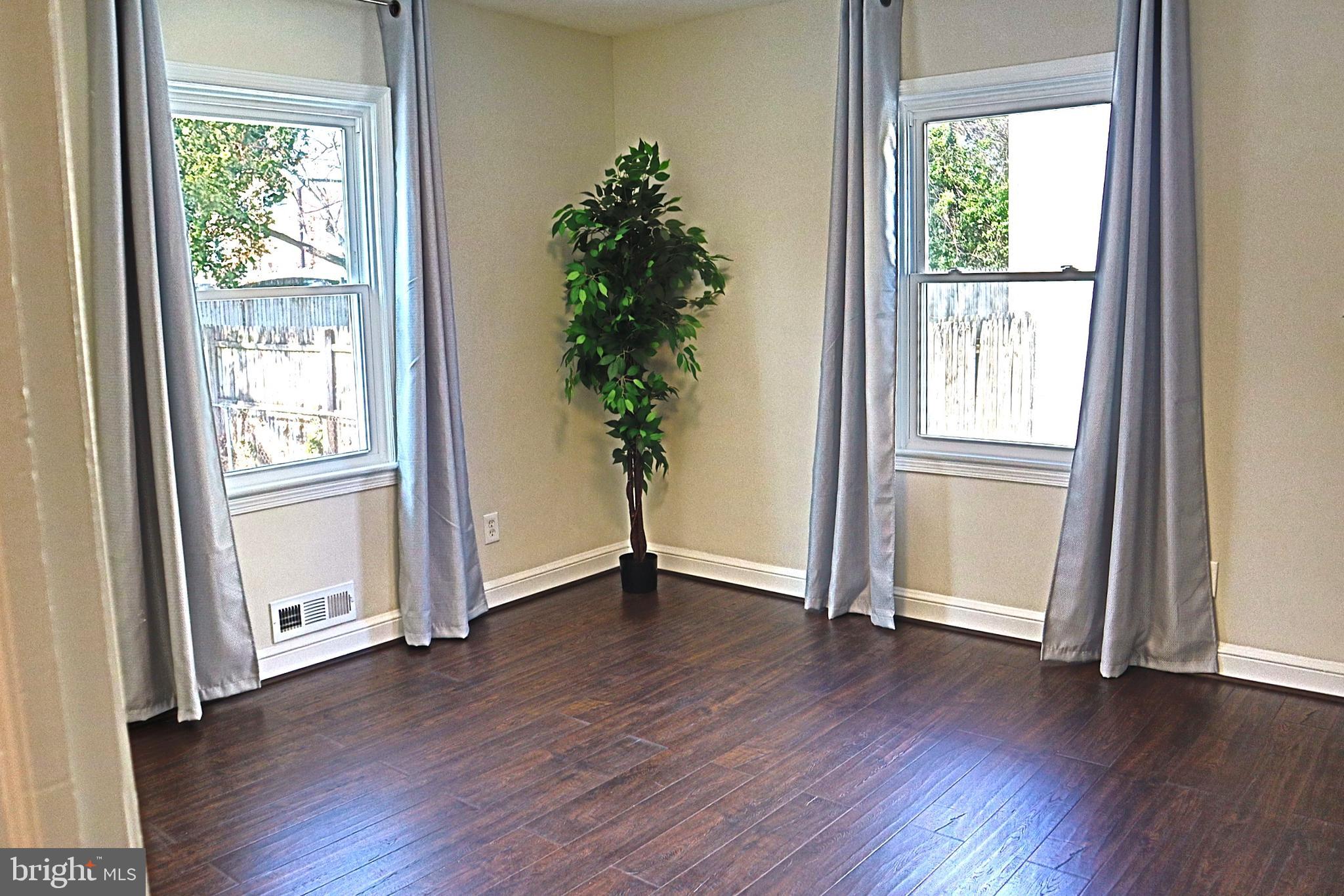 10110 Dallas Avenue Silver Spring, MD 20901 - Photo 33 of 54 Large bedrooms