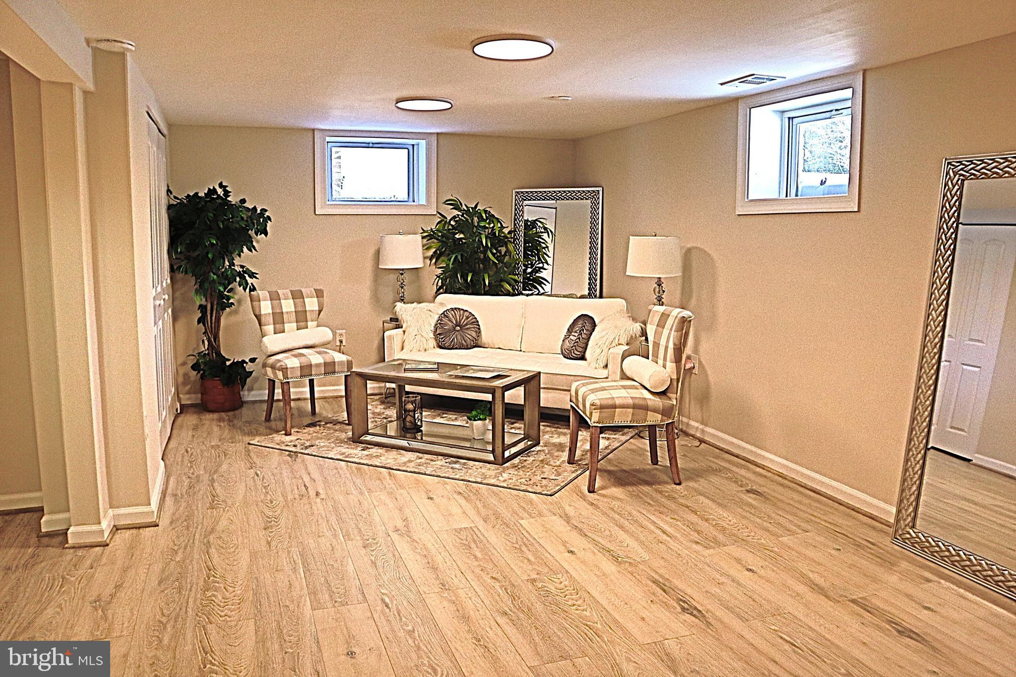 10110 Dallas Avenue Silver Spring, MD 20901 - Photo 41 of 54 Huge open space