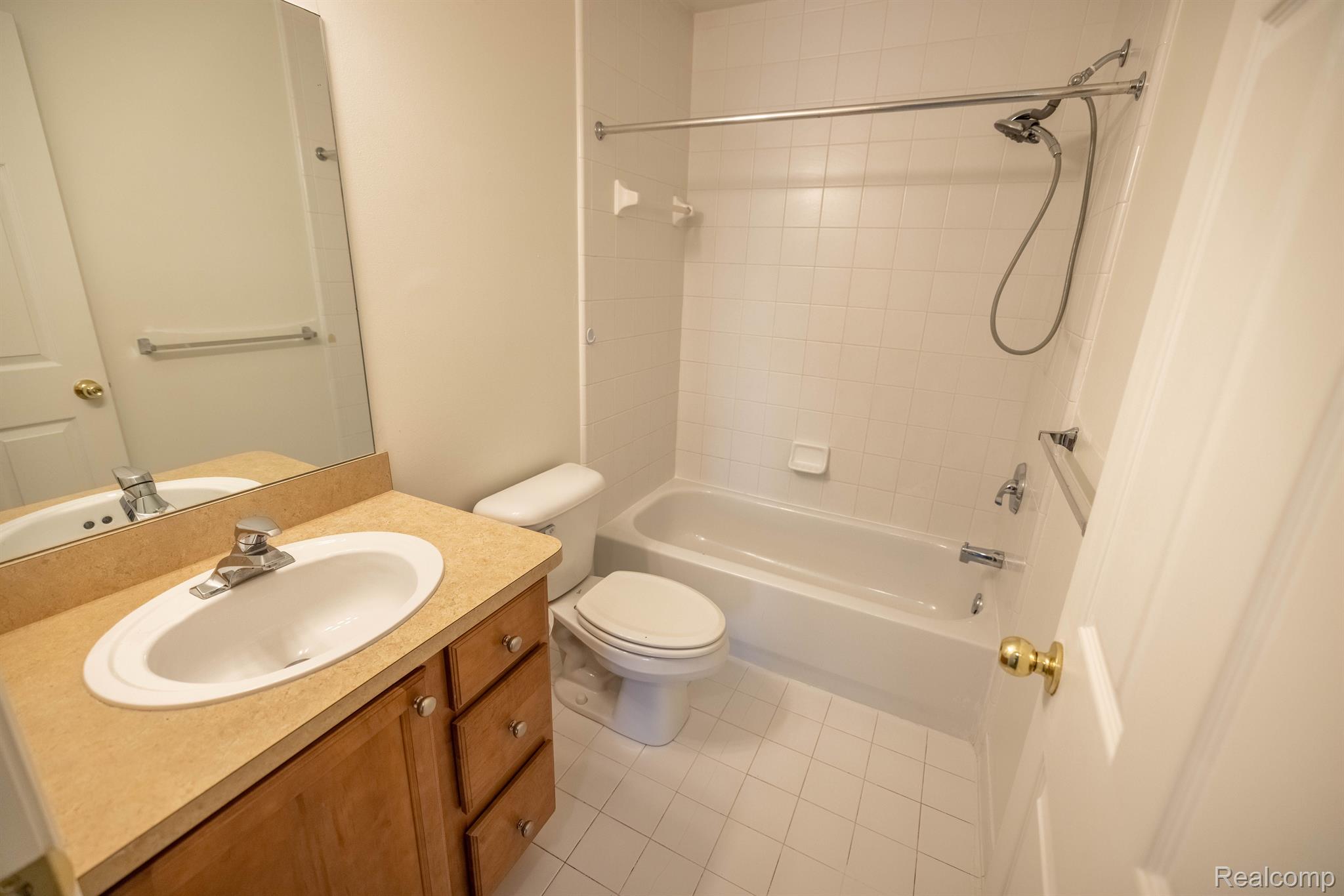 45731 North Stonewood Road, Unit 64 Canton, MI 48187 - Photo 9 of 13 Gallery Image 9