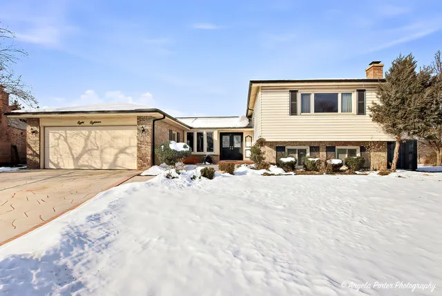 $525,000 | 818 Rumple Lane, Addison, IL 60101