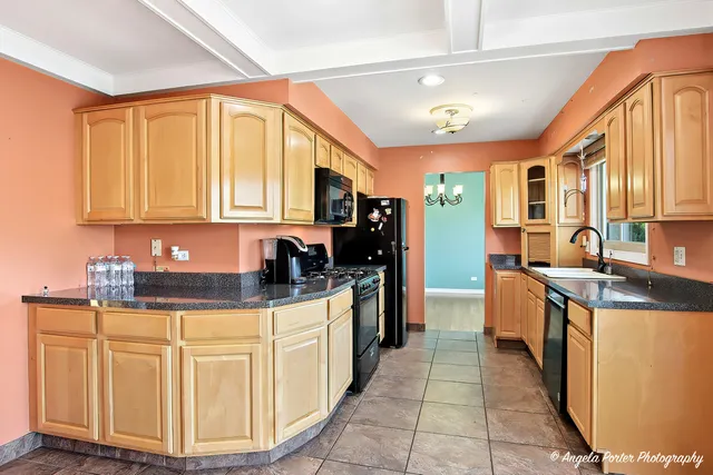 $525,000 | 818 Rumple Lane, Addison, IL 60101