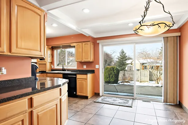 $525,000 | 818 Rumple Lane, Addison, IL 60101