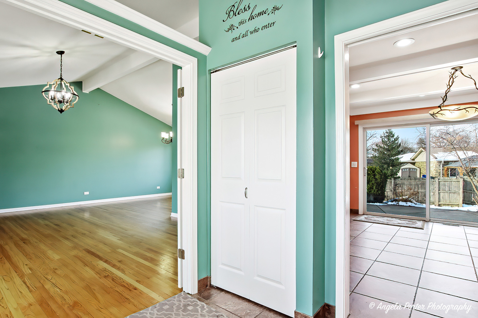 818 Rumple Lane Addison, IL 60101 - Photo 4 of 37