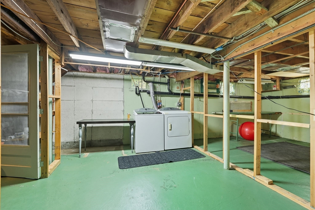 116 Hartwick Street Springfield, MA 01108 - Photo 28 of 38 a utility room with dryer and washer