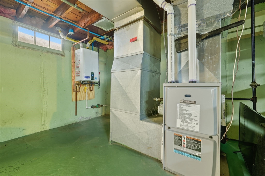 116 Hartwick Street Springfield, MA 01108 - Photo 32 of 38