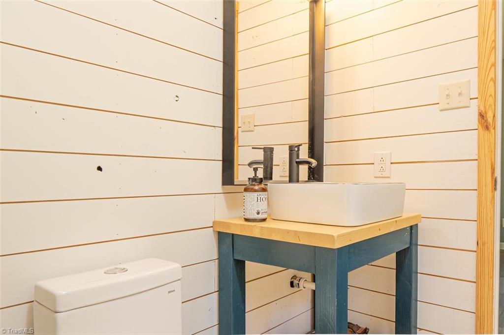 4990 Ridge Road Seagrove, NC 27341 - Photo 18 of 33 Gallery Image 18