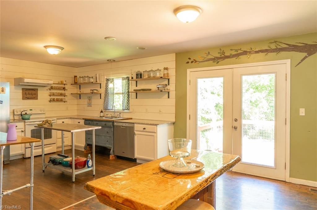 4990 Ridge Road Seagrove, NC 27341 - Photo 6 of 33 Gallery Image 6