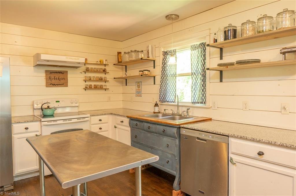 4990 Ridge Road Seagrove, NC 27341 - Photo 9 of 33 Gallery Image 9