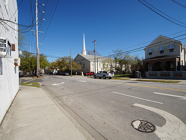 165 President Street Charleston, SC 29403 - Photo 7 of 9 07