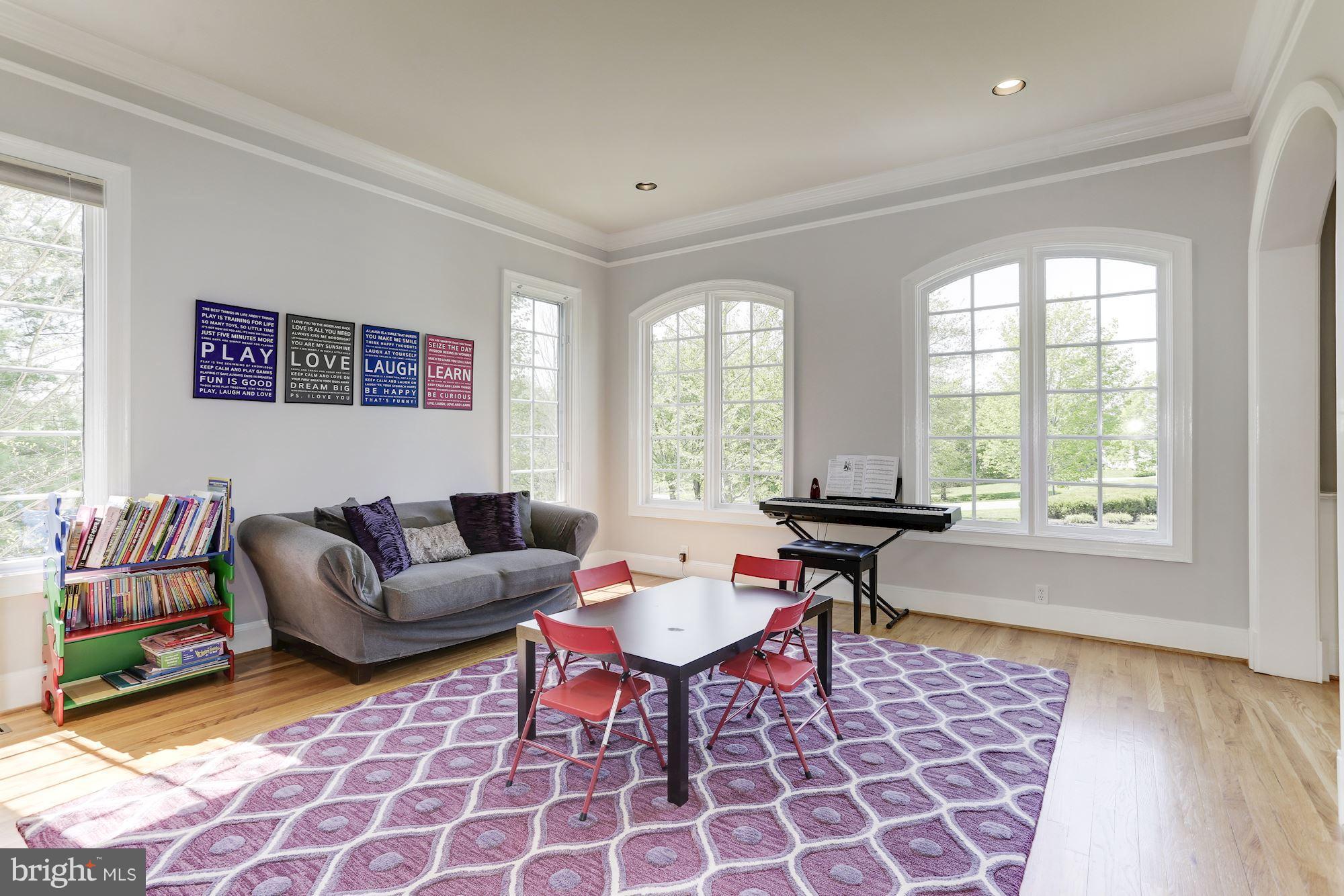 10725 Ardnave Place Potomac, MD 20854 - Photo 4 of 30 Living Room
