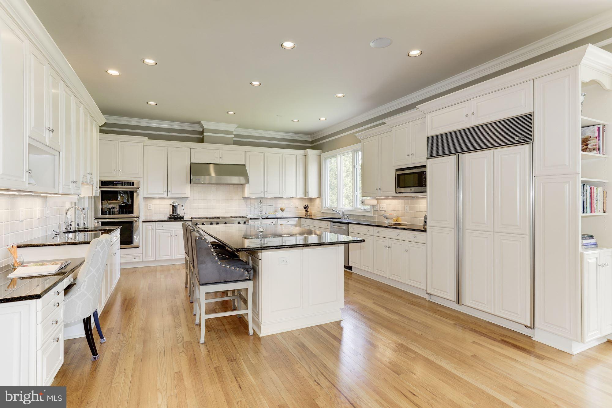 10725 Ardnave Place Potomac, MD 20854 - Photo 7 of 30 Kitchen