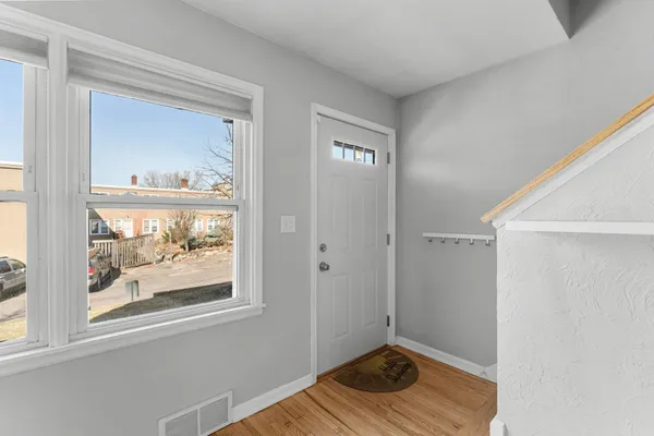 $235,000 | 2043 Montreal Avenue, St. Paul, MN 55116