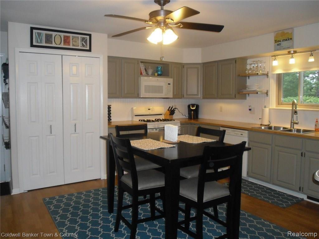 215 Prospect Street Howell, MI 48843 - Photo 12 of 54 prospectkit5.JPG