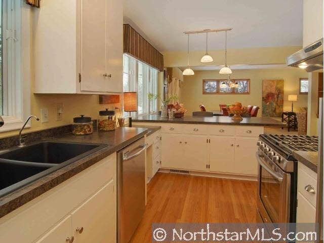 5407 Holiday Road Minnetonka, MN 55345 - Photo 4 of 10