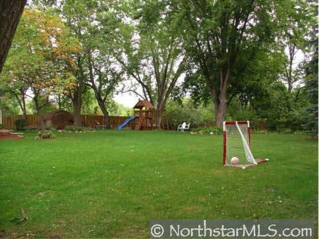 5407 Holiday Road Minnetonka, MN 55345 - Photo 9 of 10