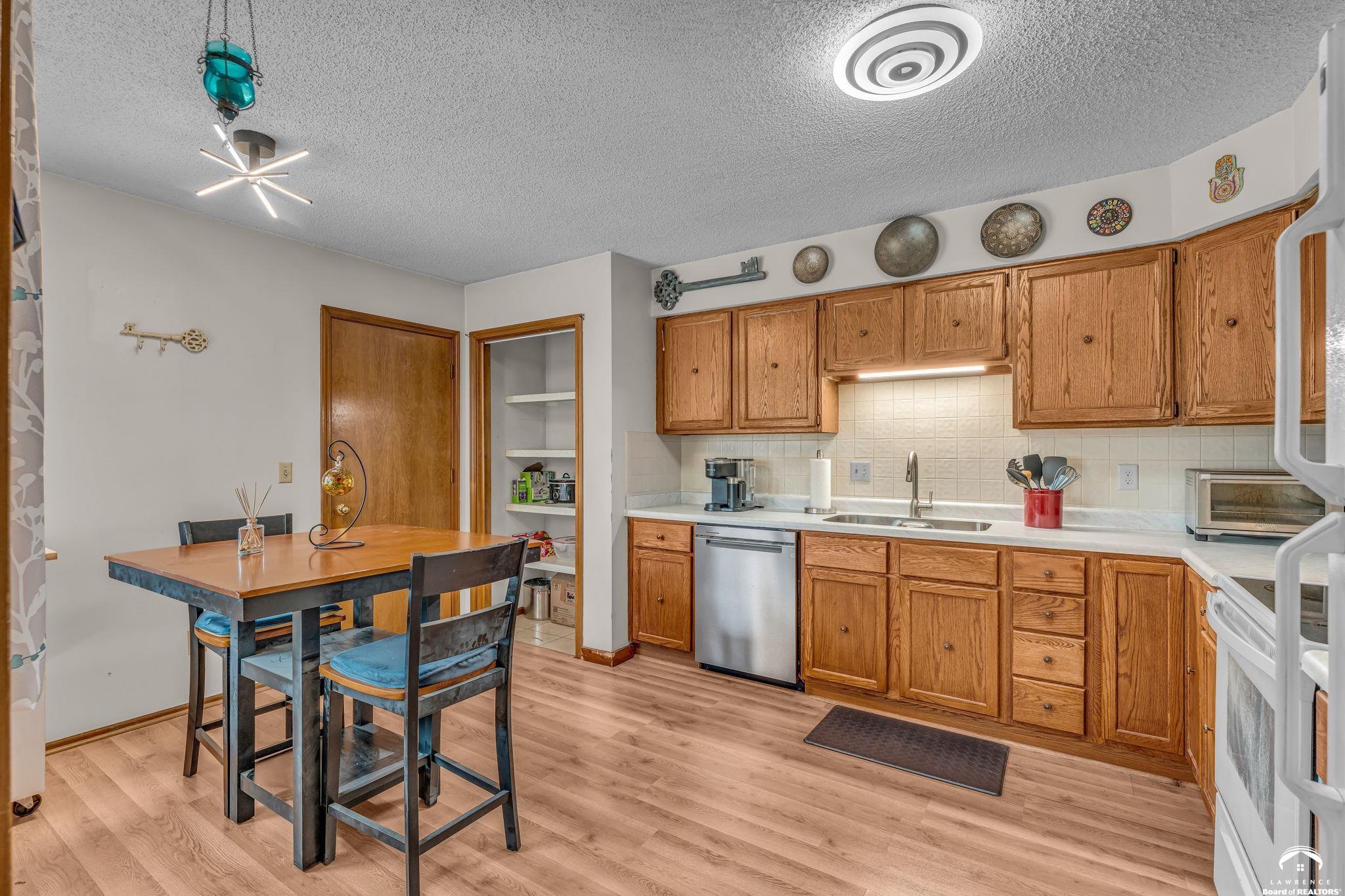 3808 Pinnacle Circle Lawrence, KS 66049 - Photo 11 of 27