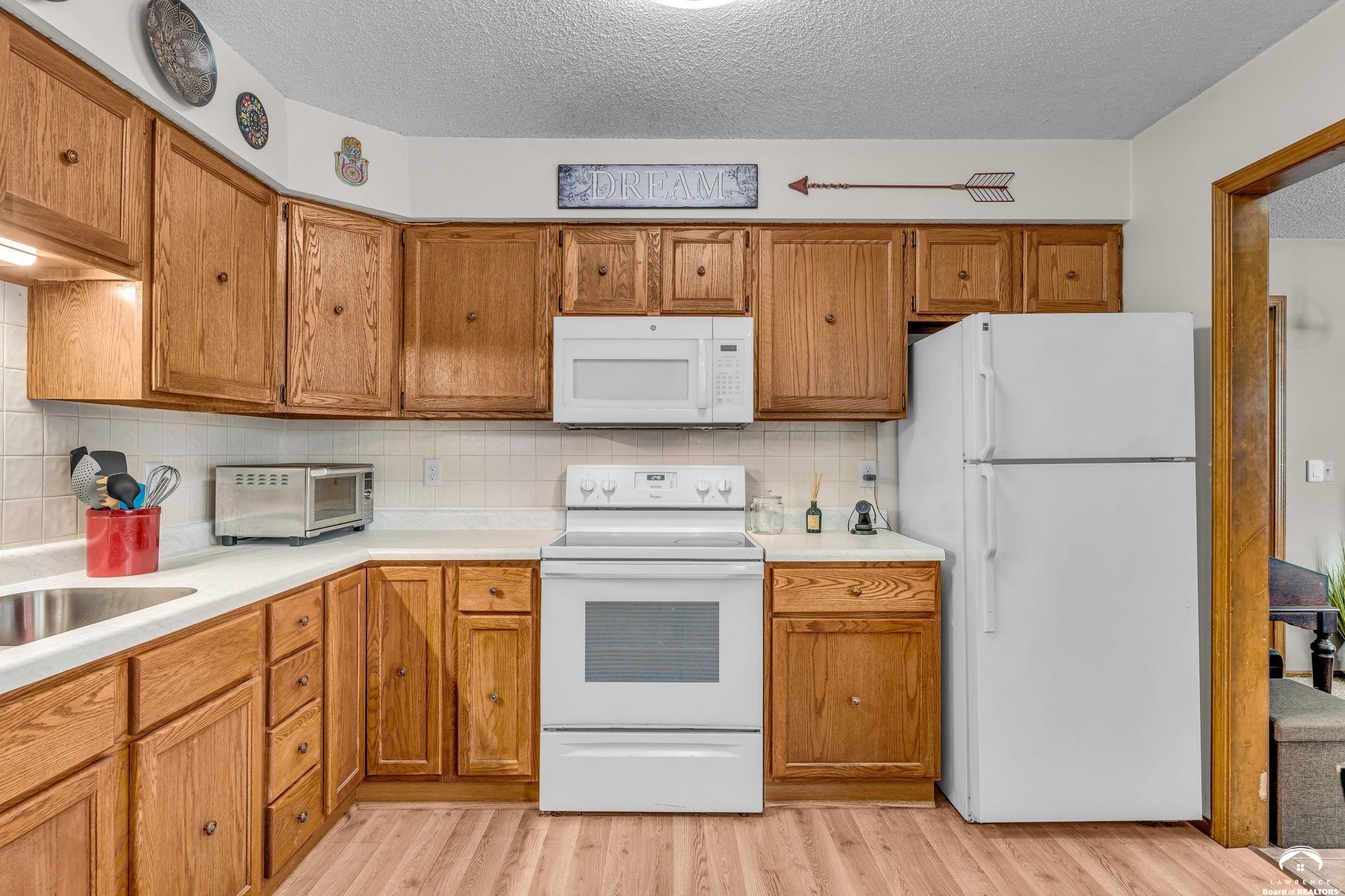 3808 Pinnacle Circle Lawrence, KS 66049 - Photo 13 of 27