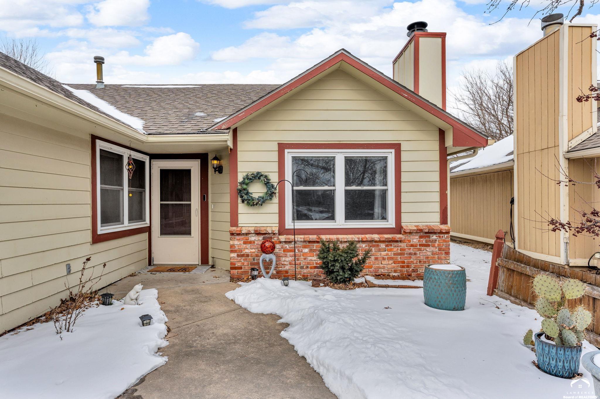 3808 Pinnacle Circle Lawrence, KS 66049 - Photo 3 of 27