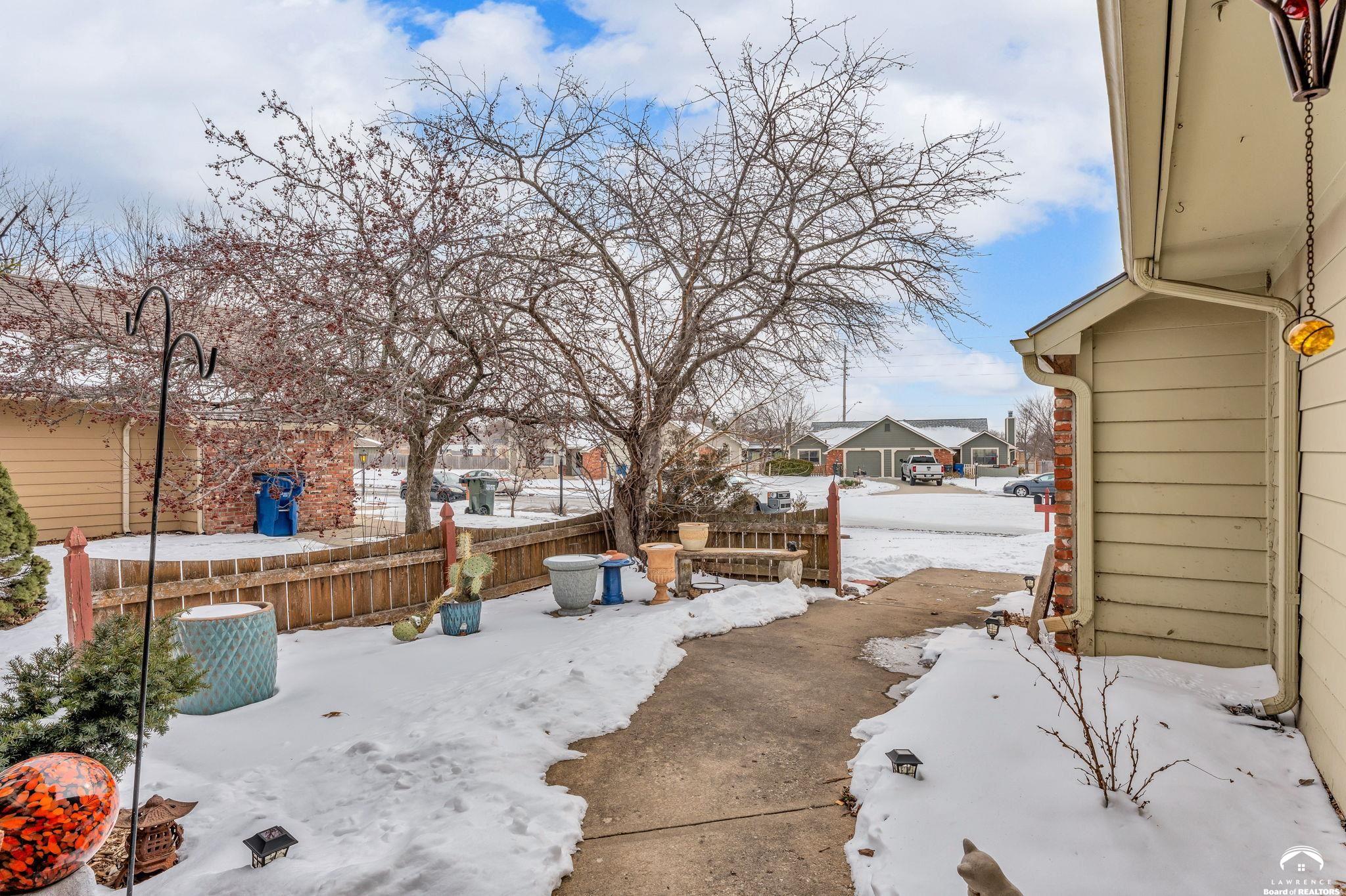 3808 Pinnacle Circle Lawrence, KS 66049 - Photo 4 of 27