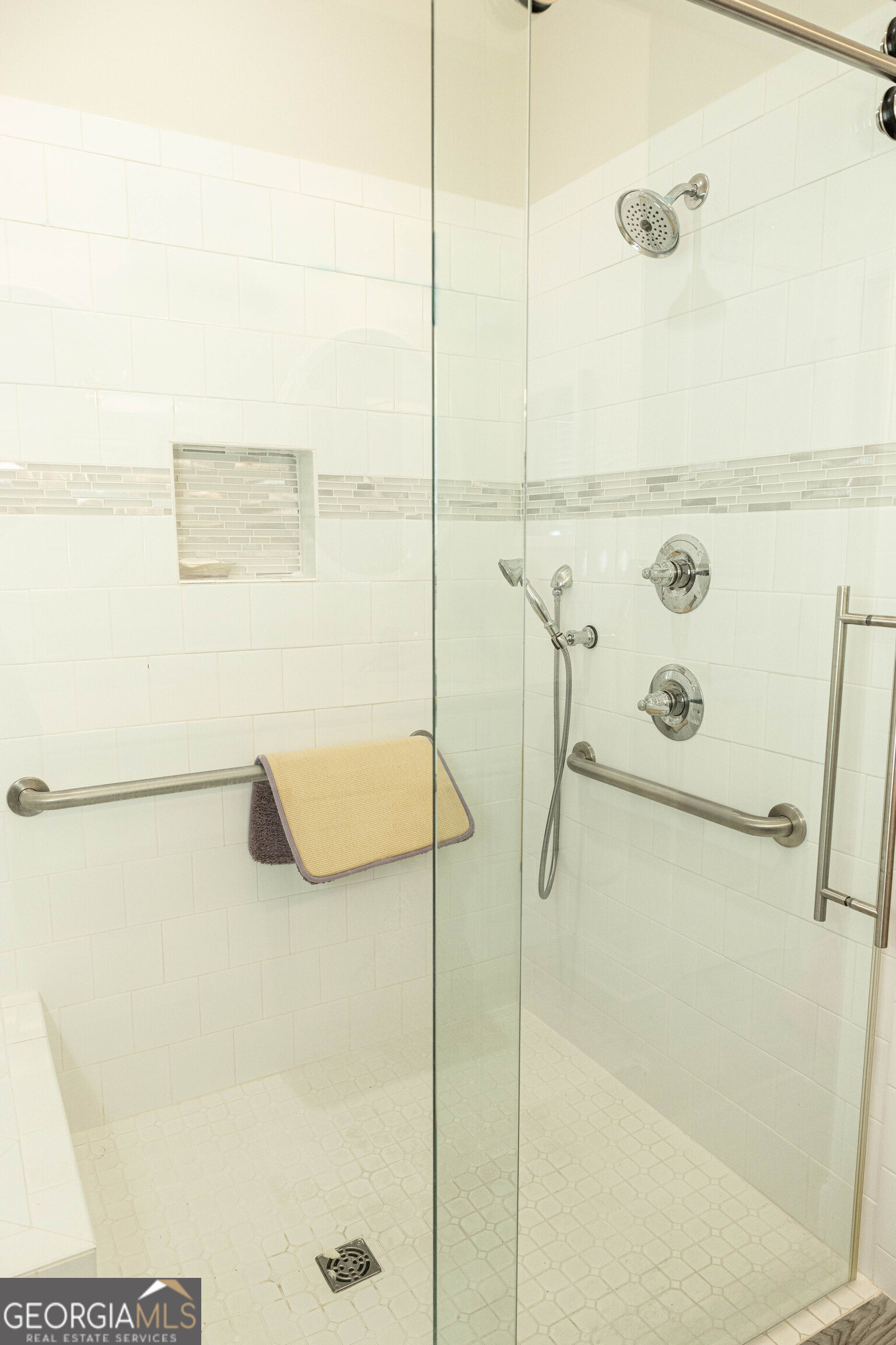 3508 23rd Drive Valley, AL 36854 - Photo 18 of 23 a bathroom with a shower