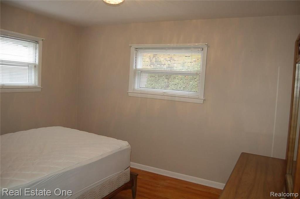 380 Dover Road Waterford, MI 48328 - Photo 7 of 21 Gallery Image 7