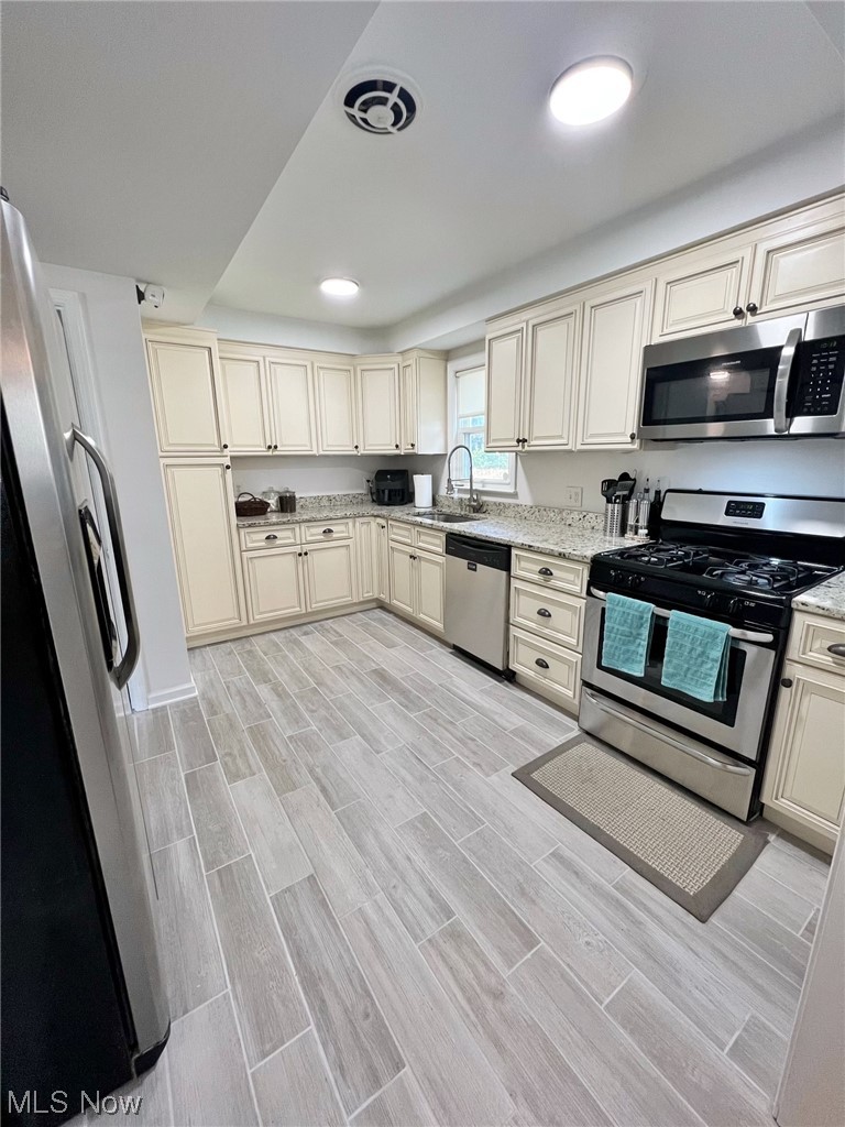 4605 Birchwold Road South Euclid, OH 44121 - Photo 10 of 30