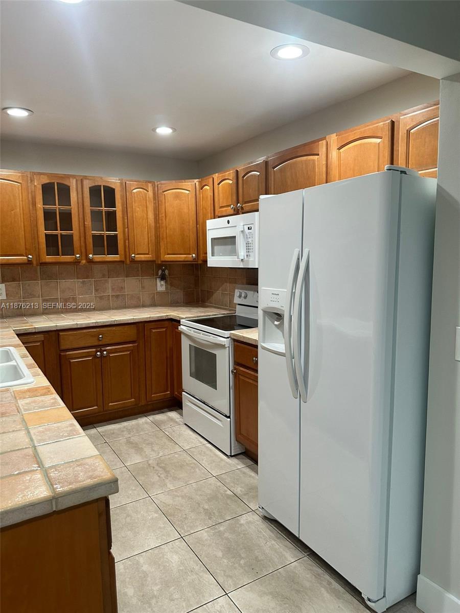 8563 Southwest 115th Court, Unit 8563 Miami, FL 33173 - Photo 10 of 22